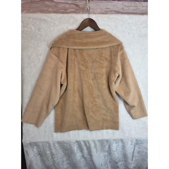 Unbranded Camel Tan Faux Fur Button Front Jacket with Pockets RN 157656 - Picture 2 of 9